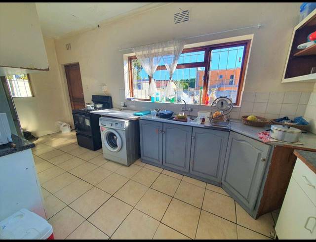 2 BEDROOM HOUSE TO LET IN RICHMOND ESTATE